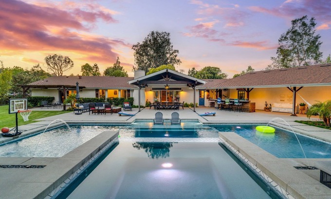 Encinitas House | Private gated home, pool/hot tub, bbq, beach, families, summer vacation.