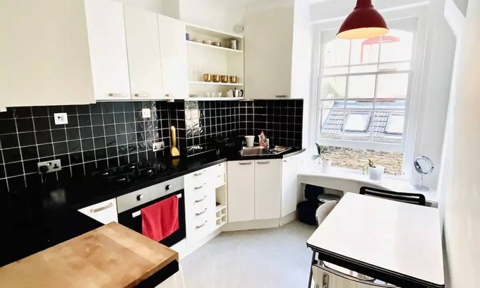 Shoreditch Apartment | Private gated, minimal style apartment in trendy Shoreditch - Old street for 4