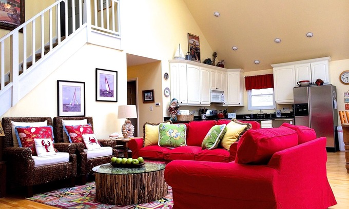 Union Pier House | Private Gowdy Beach Rights on Lake Michigan