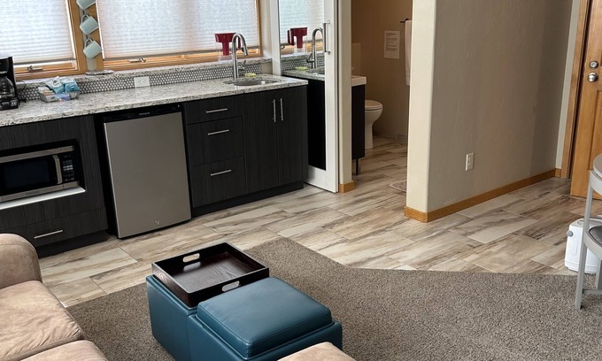 Summit Cove Apartment | Private guest apartment 1bed, 1 bath sleeps up to 4, STR license #BCA-79655