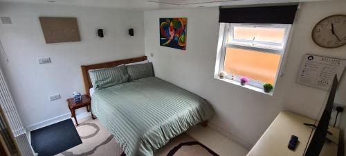 Bletchley House | Private Guest Suite in Bletchley, Milton Keynes