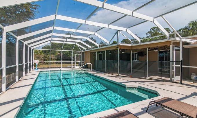 Sarasota Springs House | Private heated pool home mins to beaches and down town Sarasota Pet friendly