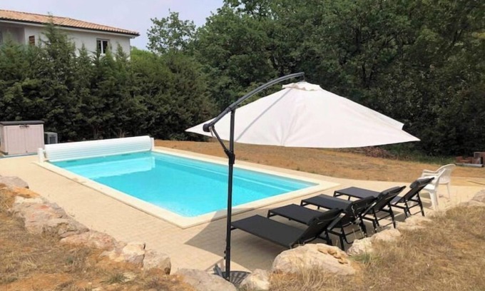 Beziers Apartment | Private heated swimming pool, table tennis, chess, 10 pers.