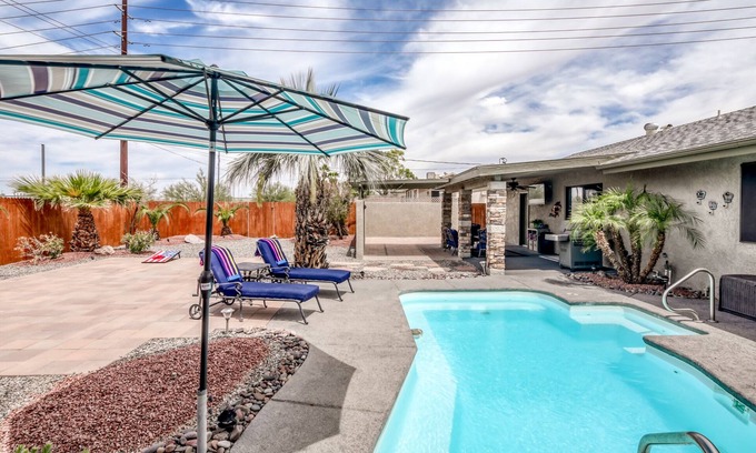 Lake Havasu City House | Private HEATED POOL at the Wine Time Villa!