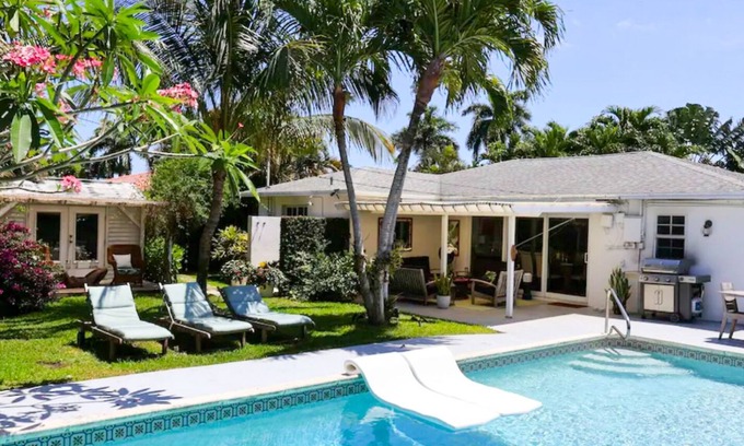 Southside House | Private Hideaway- Entire 3 BR/2.5 Bath bungalow with saltwater pool