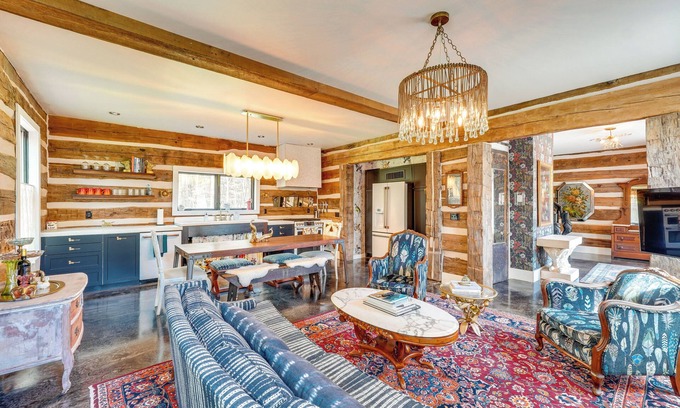 Pine Bush Cabin | Private Hot Tub: Eclectic Ulster County Cabin
