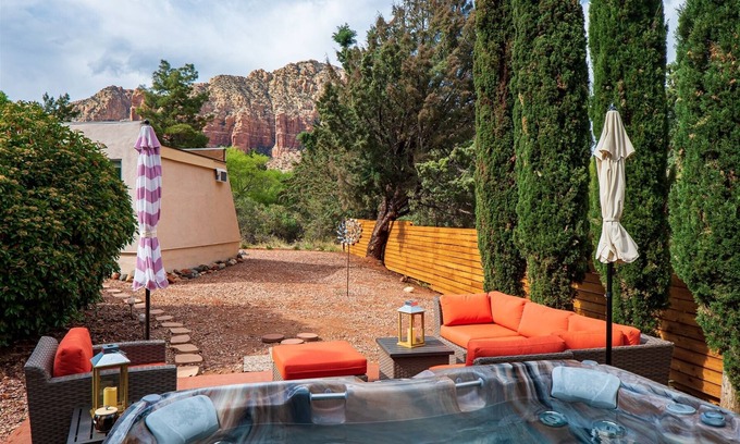 Sedona House | Private Hot Tub! Gorgeous Updated Home with Private Casita! Sleeps 8