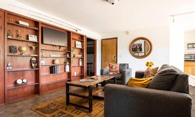 Woodland Park Apartment | Private Hot Tub Overlooking Pikes Peak