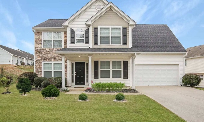 Loganville House | Private Hot Tub Pool Table 6 Beds Nearby Shopping