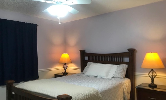 Hunt Club House | Private house in West Palm Beach, Fl. Cozy 3 Bedroom with plenty of yard space.