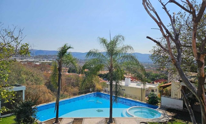 Burgos Bugambilias House | Private house with pool