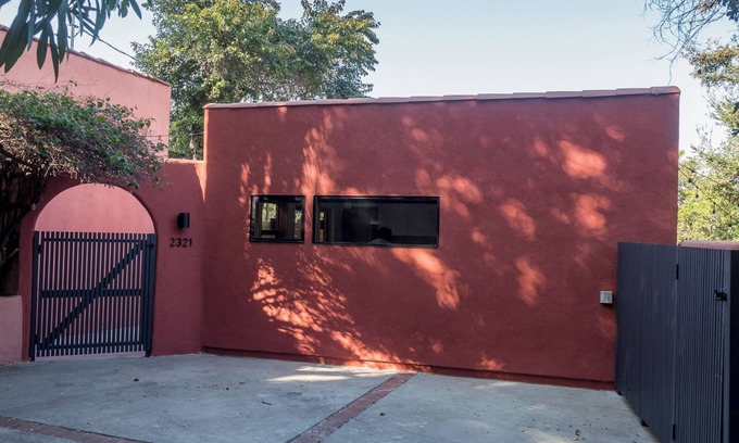 Los Feliz House | Private Jewel Box Cottage in Franklin Hills area of Los Feliz