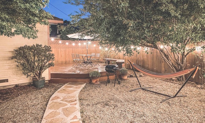 Atwater Village House | Private LA craftsman home in Atwater Village!