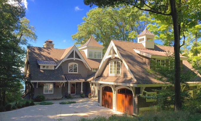 Holland Cottage | Private Lake Michigan Beach house Luxury - minutes from Saugatuck/Holland