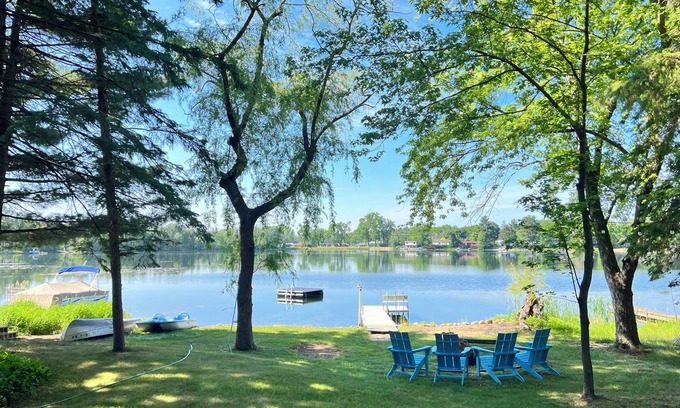 Wautoma House | Private Lakefront Home, Family Friendly, Sleeps 9
