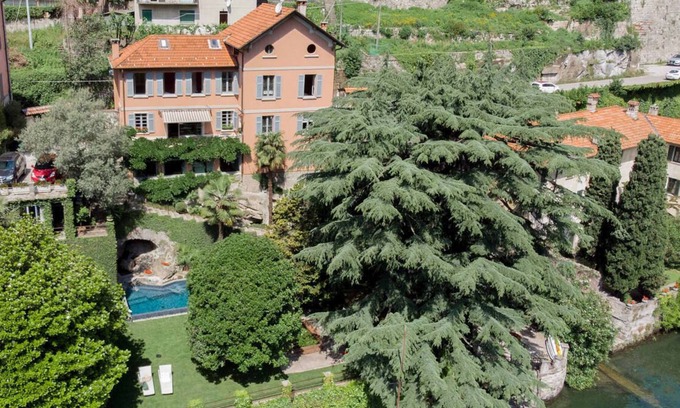 Laglio Villa | Private lakeside villa with a swimming pool