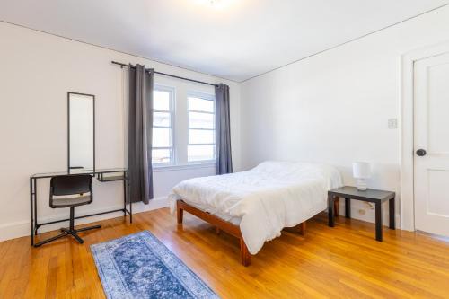 Oak Square House | Private Large Bedroom #7