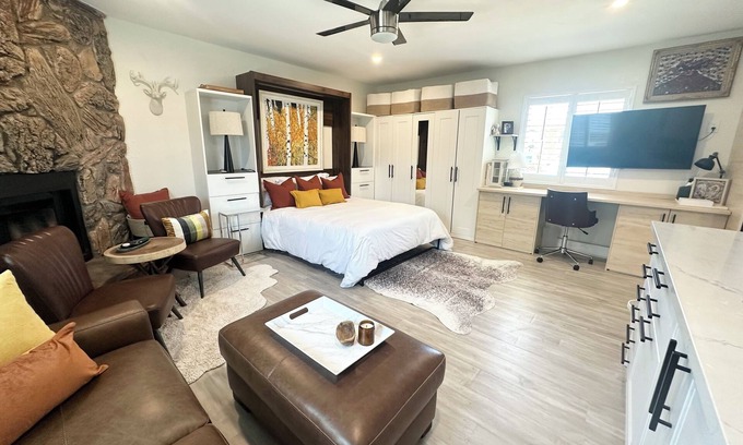 Linda Vista House | PRIVATE LARGE RETREAT! Private Patio & Backyard. Close to All. Serene and safe.