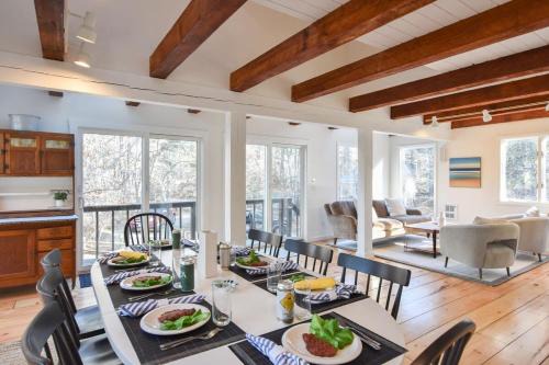 Wellfleet House | Private Location w Guest House
