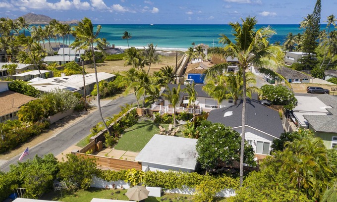 Kailua House | Private Luxury Home, Steps from the Beach w/AC, Ranch Beach House