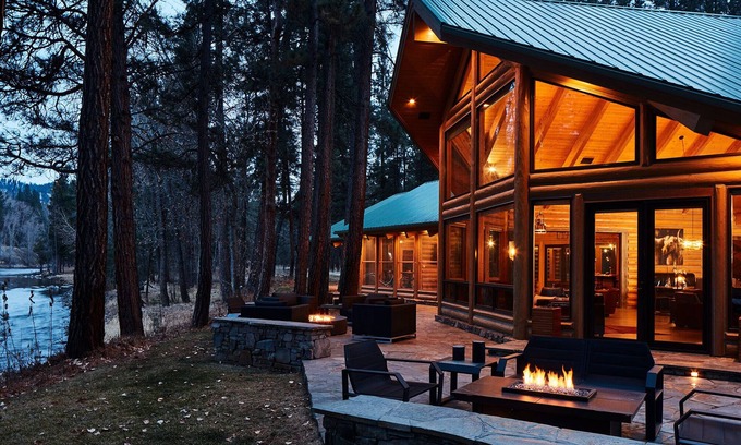 Grantsdale House | PRIVATE LUXURY RIVERFRONT LODGE AND CABINS ON THE BITTERROOT RIVER