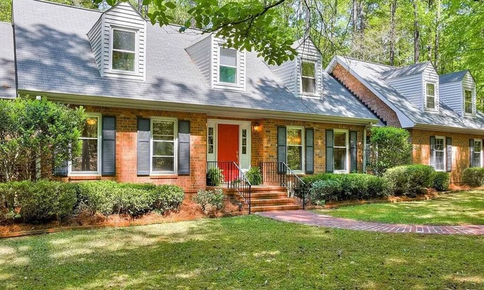 Evans House | Private Master's Rental on 3 acres w/pool