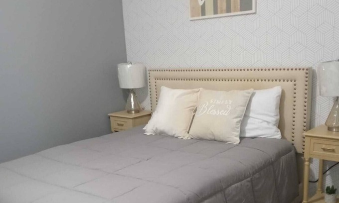 Smyrna House | Private Minimalist Room - 25min Downtown Nashville / Self Check-in