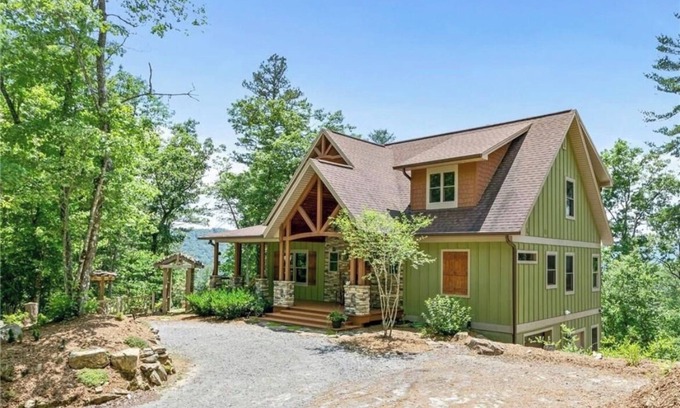 Penrose House | Private MNT Escape close to DuPont, Pisgah Forest, Brevard, Hendersonville.