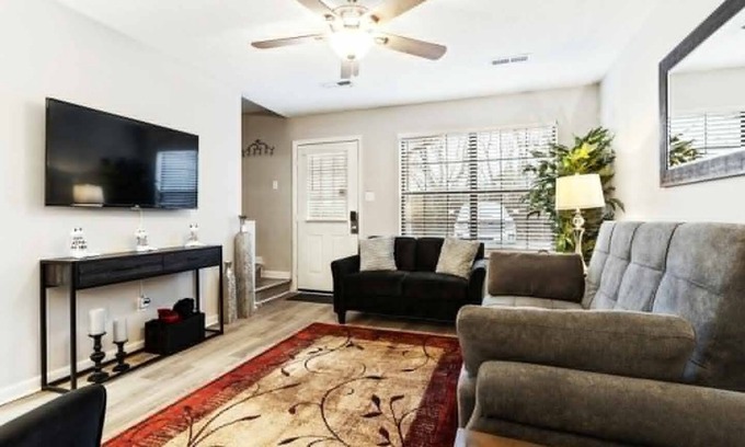 Seymour House | Private Mountain Retreat Pigeon Forge! (CDC Safe)