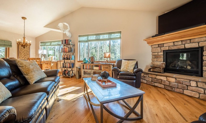 Woodland Park House | Private Mountain Summer Get-a-way. End of July Special!