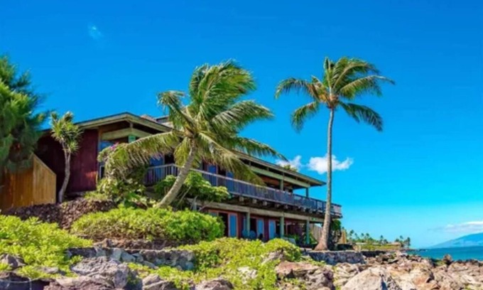 Napili Villa | PRIVATE OCEAN FRONT ESTATE ON TURTLE COVE, NAPILI. nMOST SPECTACULAR LOCATIONn