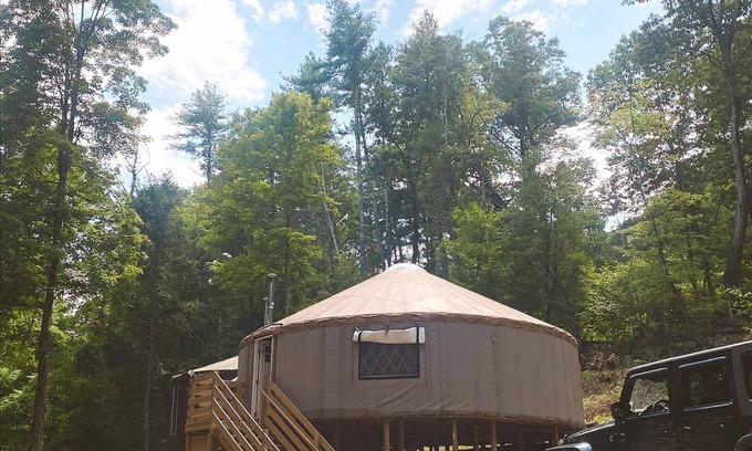 Mount Marion House | Private off grid yurt