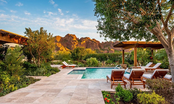 Camelhead Estates House | Private Paradise Valley Estate! Swimming & Nearby Golfing.