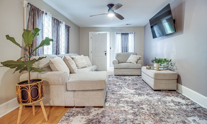 Wilmington Apartment | Private Patio: Cargo District, Dtwn Wilmington Apt