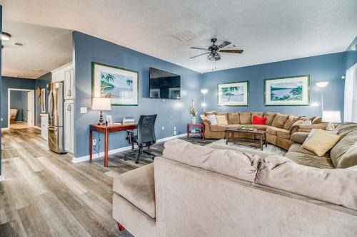 Ono Island House | Private Patio & Close to Beach Coastal Cottage