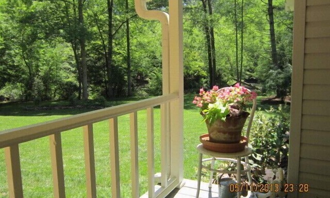 Dahlonega Cottage | Private, Peaceful Cottage on the Chestatee River and Dahlonega Plateau