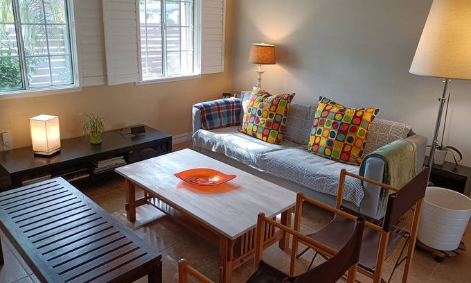 Bay Ho House | Private, peaceful retreat above Mission Bay near PB, La Jolla, UCSD. Garden view