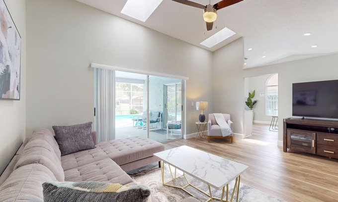 Lindfields House | private pool , central AC, W&D, WiFi, Snow-bird friendly