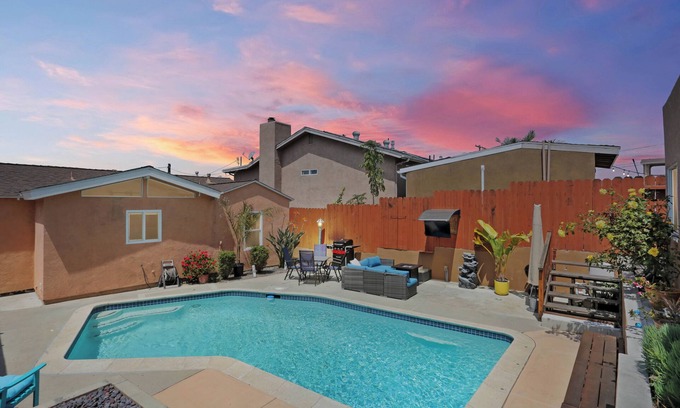 Morena House | Private Pool | Firepit | Sunset Views | Sea World