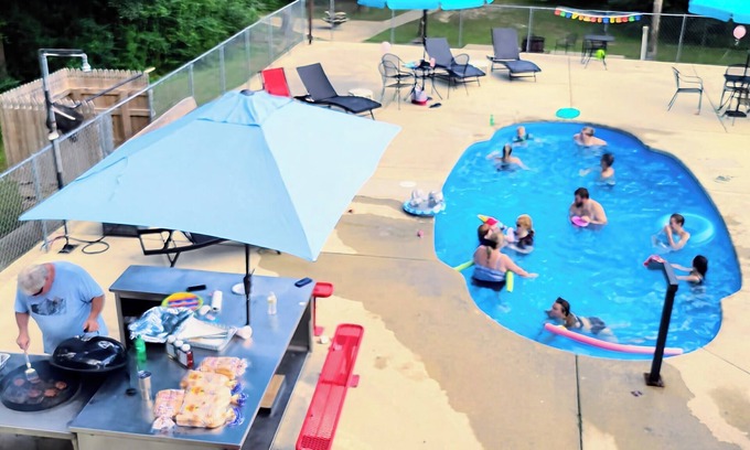Gulfport House | Private POOL, Game Room, Sleeps up to 16, Optional Hot Tub, River Front Home