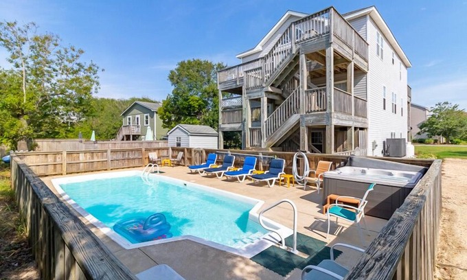 Carolina Dunes House | Private pool & hot tub at this oceanside home in Duck!