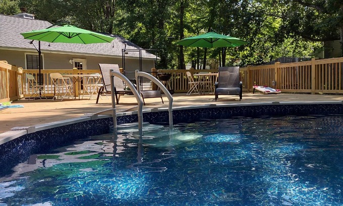 Douglasville House | PRIVATE POOL- HUGE Deck - 6Flags Atl Sleep 15 - GAMEROOM 4 br #2007003