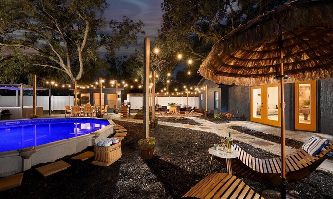Limona Improvement House | Private Pools & Hot Tubs: Luxe Brandon Oasis!