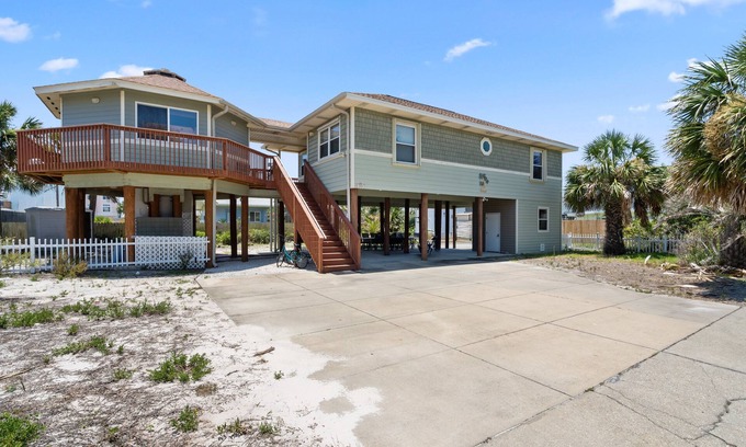 Villa Primera House | Private Primary Suite | Steps from the Beach | Beach Getaways AV