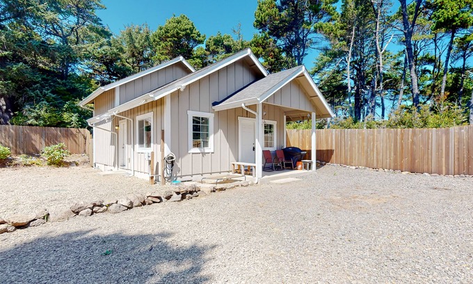 Florence House | Private, quiet, dog-friendly home with firepit, 1/4 mile from Heceta Beach