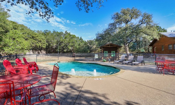 Wimberley House | Private Resort. Pool, Fire Pit,Sleeps up to 50! Great for reunions/events