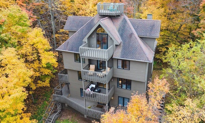 Macatawa House | Private Retreat Beautiful Views and Lake Access