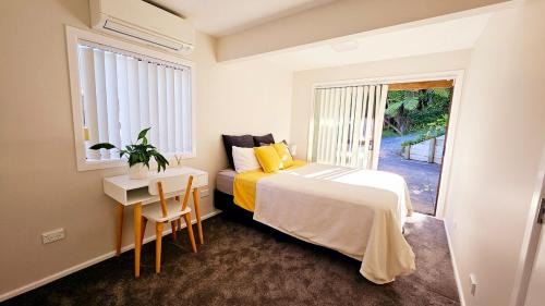 Birkenhead Apartment | Private Retreat in Birkenhead