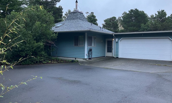 Florence House | Private Retreat Near Beach with Hot Tub, Pellet Stove - Huge Fenced Private Yard