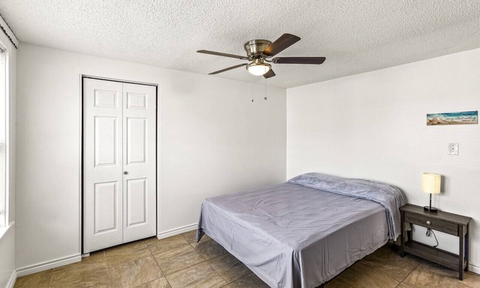 La Marque House | Private Room #6 near Texas CIty